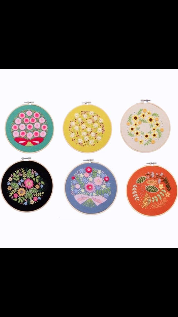 花模様の抽象的な絵画、大、中、小の花柄が織り成す華やかさの絵 季節の草花や和のモチーフ、伝統文様が満載『-花和柄ぬり絵