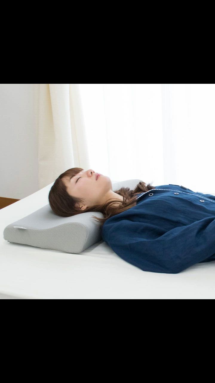 寝返りを受け止めるまくら | 無印良品