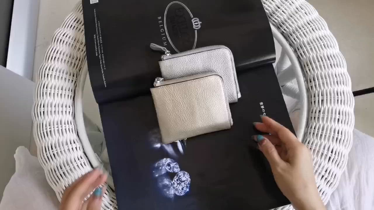 PRADA レディース二つ折り財布（色：ピンク系）｜財布