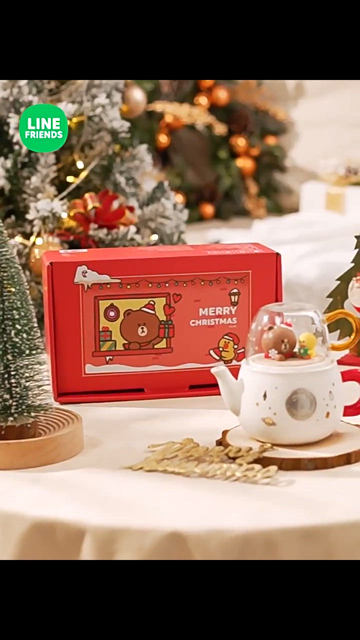 LINE FRIENDS クリスマスギフトセット　限定グッズ 食器7点セット クリスマス限定】LINE FRIENDS ポット コップ セット