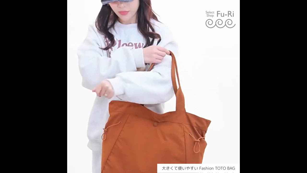 トートバッグ Valentino Garavani Borsa Tote VALENTINO レディーストートバッグ（バッグ、小物素材：本革