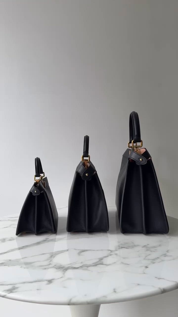 【極上美品】FENDIフェンディ　ファーティペット　ブラック フェンディ FENDI Wフェイスショルダー 8BR794 ベージュ ファー
