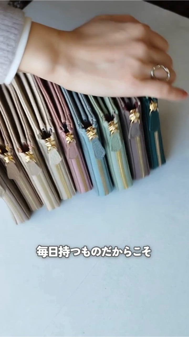 YSL サンローラン　ブラックレザー 長財布 YSL ブラック レザー 長財布 - メルカリ