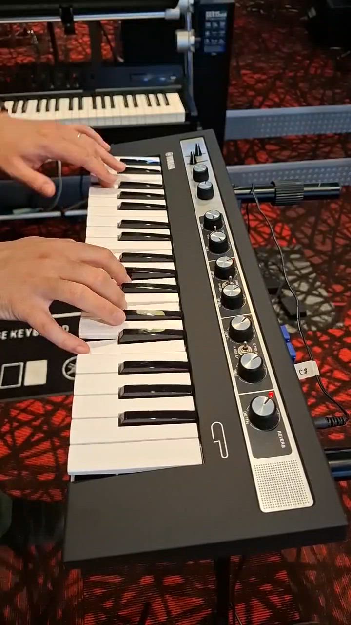ほぼ新品　YAMAHA Reface CP YAMAHA reface CP エレピモデリングシンセ 送料無料 | サウンド
