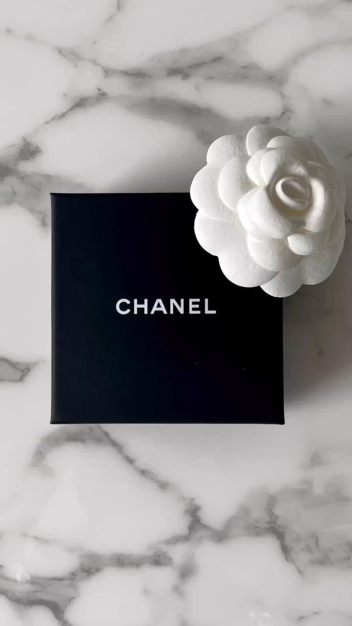 激安価格 CHANEL ダブルCロゴブローチ クリスタル 刻印あり 激安価格 CHANEL ダブルCロゴブローチ クリスタル 刻印あり 激安