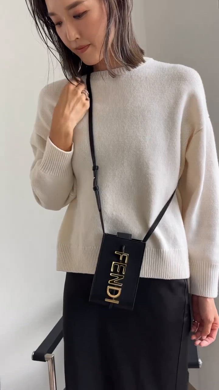 【人気カラー】FENDI ピーカフォン カーフレザー ベージュ フォンポーチ FENDI フェンディ フォンポーチ 7AS192 A5DY レディース レザー