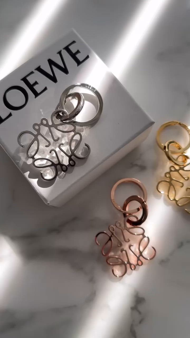 専用★★ロエベ キーリング キーホルダー アナグラム レザー ブラック ホワイト LOEWE ロエベ アナグラム バッグチャーム キーホルダー