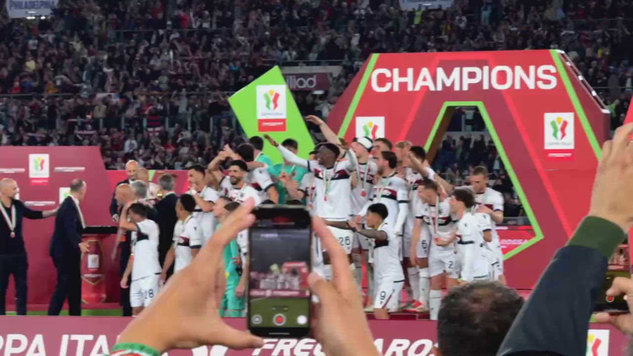 ボローニャがコッパ・イタリア優勝！　歓喜の瞬間をピッチ目線から【セリエA】