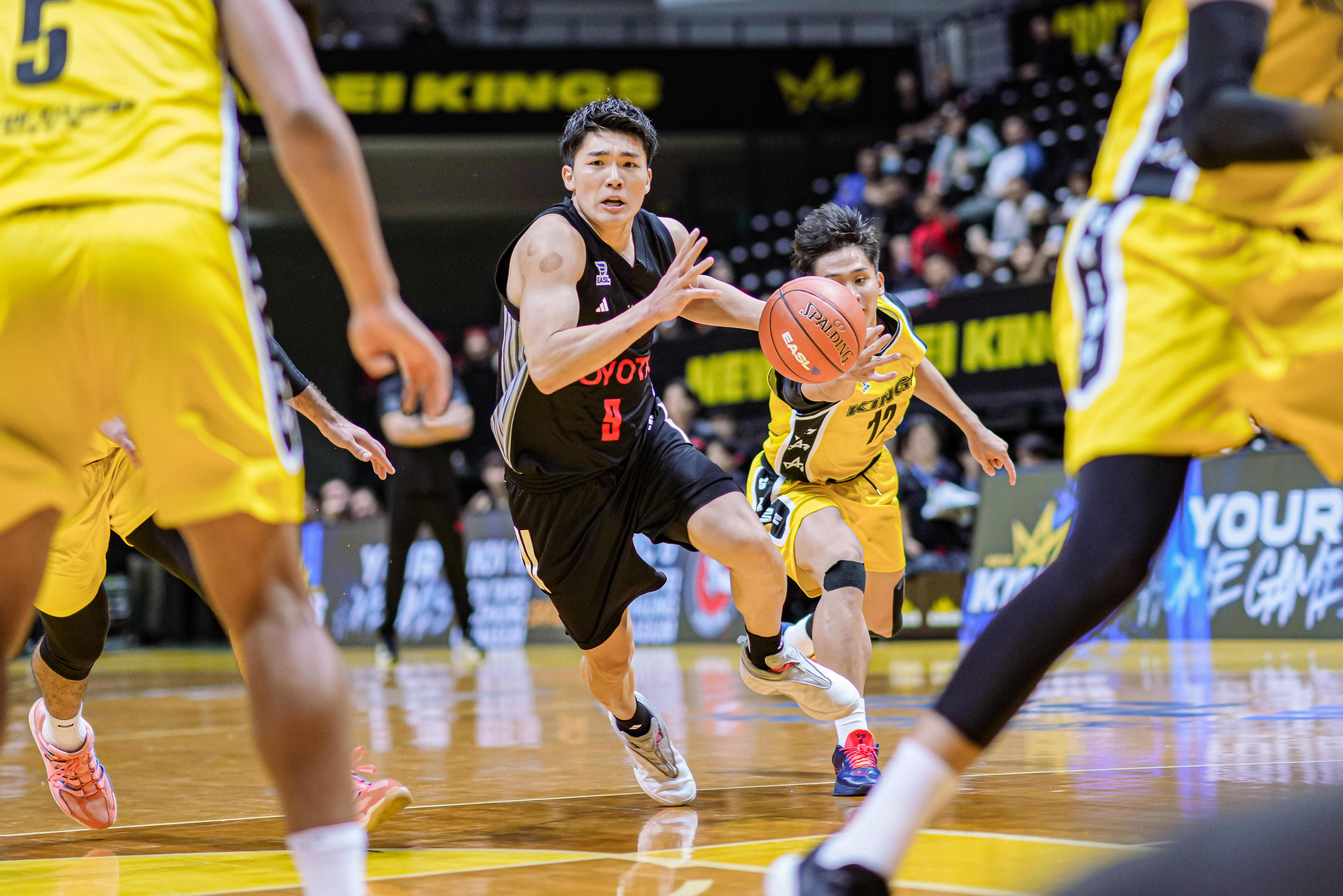 【EASLハイライト】神スリー連発！アルバルク東京、高確率アウトサイドで快勝