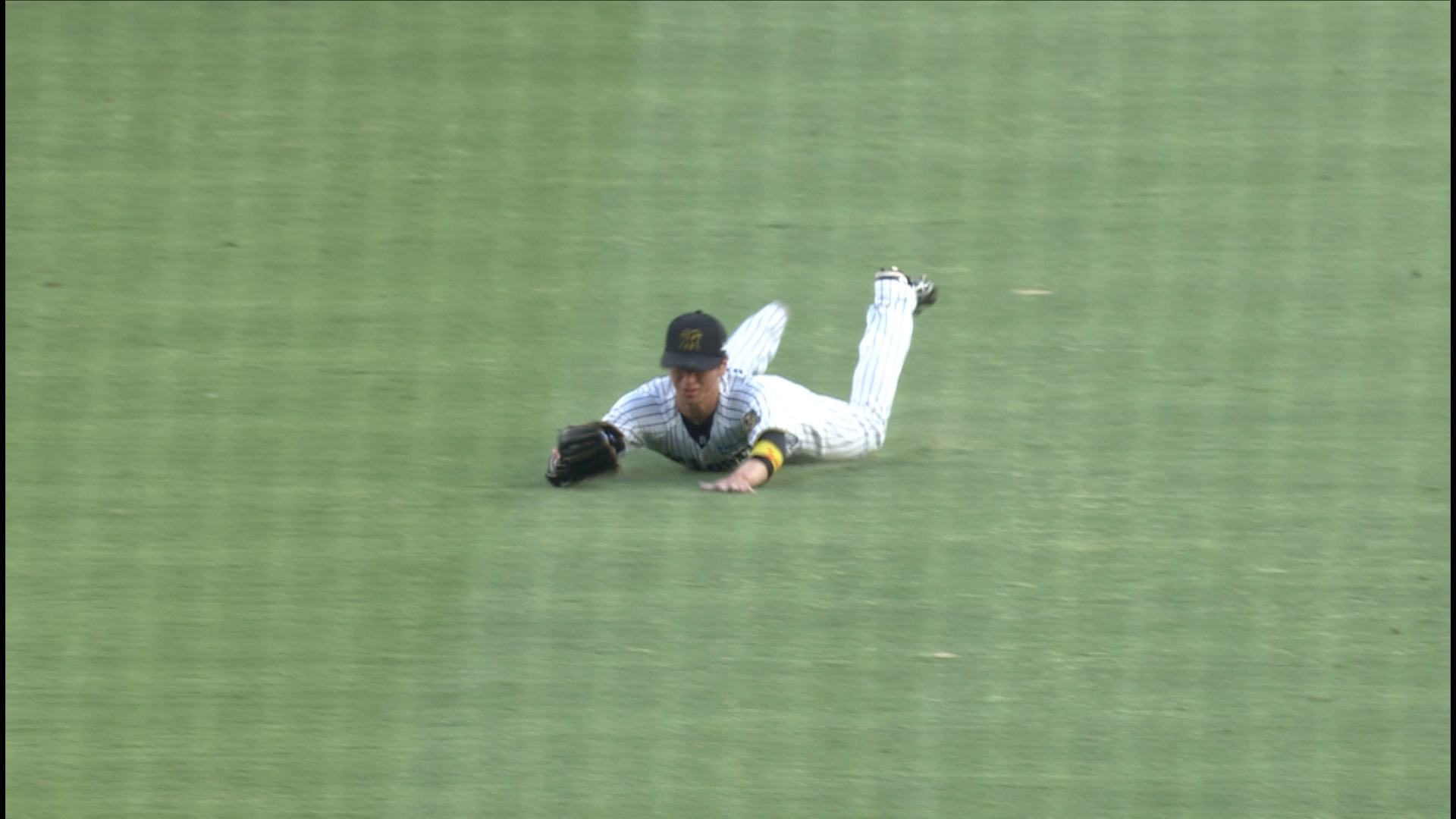 【2回表】近本 果敢に飛び込んだ!! ダイビングキャッチでダブルプレー!! 2025/06/20 T-H