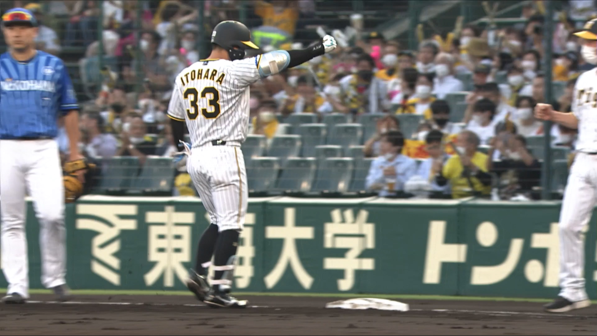 5月3日　甲子園　阪神vs中日　グリーンシート　通路側2席 5月3日 甲子園 阪神vs中日 グリーンシート 通路側2席 野球