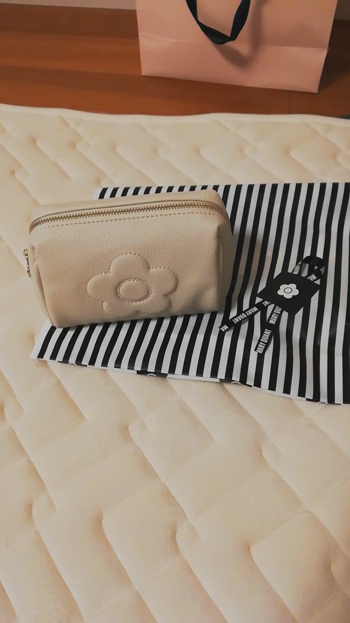 新品 モルペコ MARY QUANT ダイカットポーチ MARY QUANT マリークワント マリクワ ポーチ 化粧ポーチ