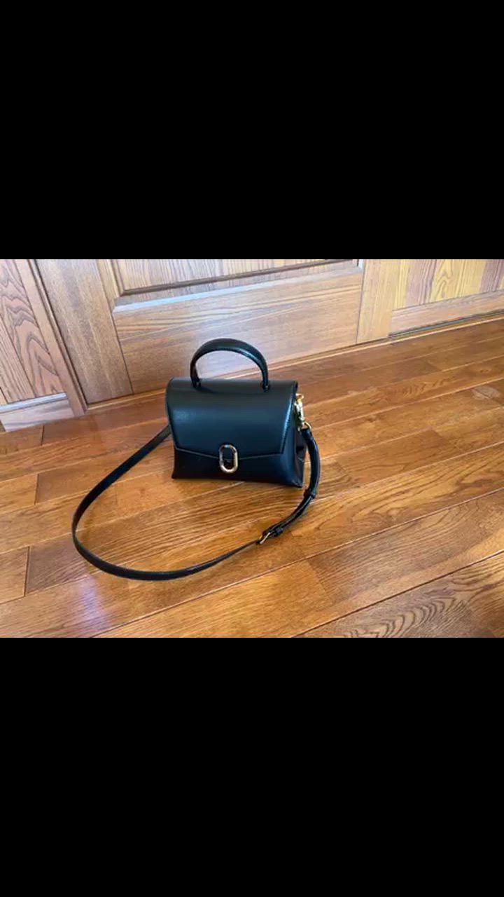 CHARLES ＆ KEITH ショルダーバッグ バッグ ストーンエンベ
