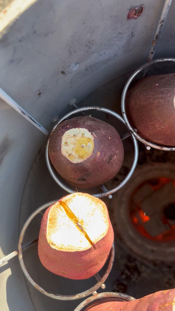 壺やきいも道場/業務用焼き芋機・営業用焼いもつぼ8本焼き芋器。大きさ直径32ｃｍ高さ73cm/４号練炭使用 : imotubo8 :  ヤマコー畑岡幸助商店ヤフー店 - 通販 - Yahoo!ショッピング