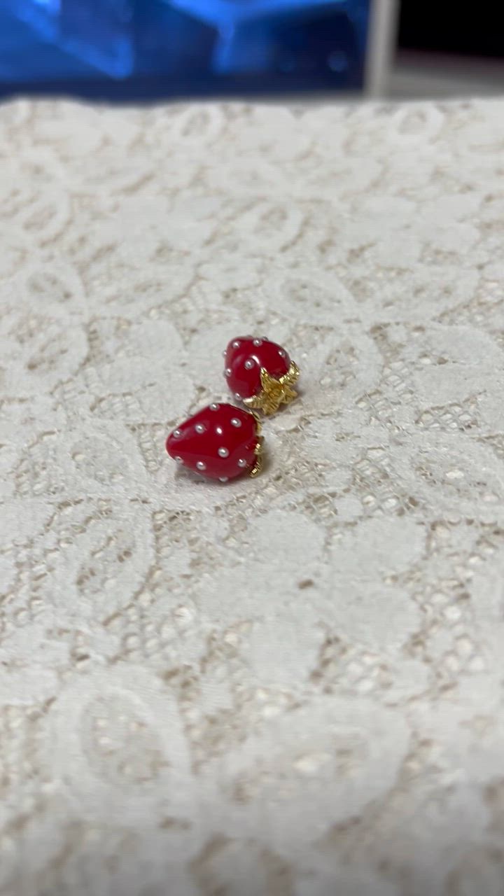 ✯NaluっP✯様　いちごチャーム専用 いちごチャーム 苺チャーム イチゴチャーム 樹脂 約8×11.5mm