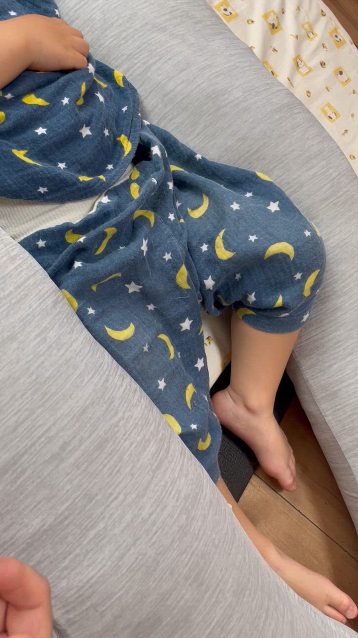 NELUKA ハグモッチ mini 抱き枕 子供用 枕 成長に合わせて高さ