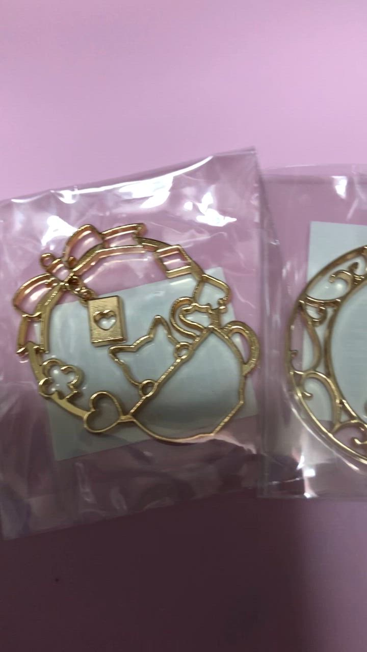 BLAZE（手芸） 空枠 チャーム レジン枠 ゆらゆら 猫 スイング