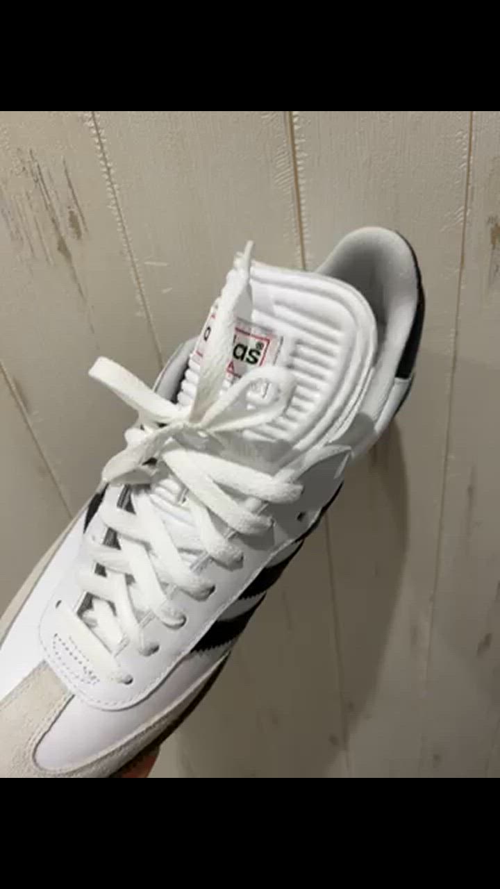 adidas アディダス（adidas）（メンズ、レディース）スニーカー