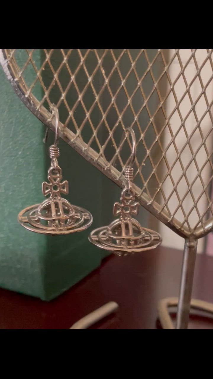 Vivienne Westwood ヴィヴィアンウエストウッド ピアス シン