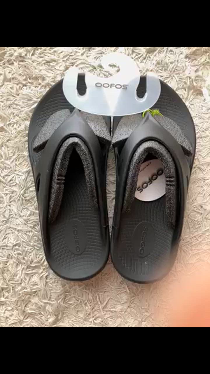 OOFOS ウーフォス トングサンダル Ooriginal リカバリーサンダル