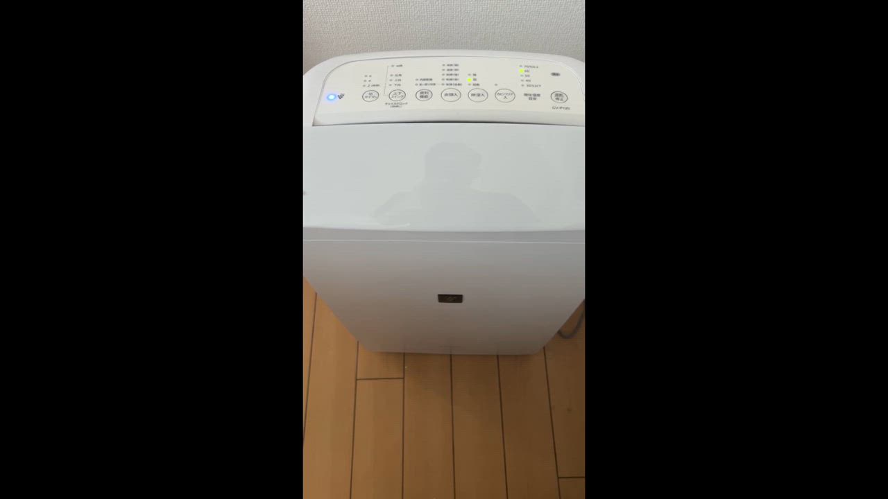 シャープ プラズマクラスター衣類乾燥除湿機 CV-P120-W シャープ プラズマクラスター衣類乾燥除湿機 CV-P120-W