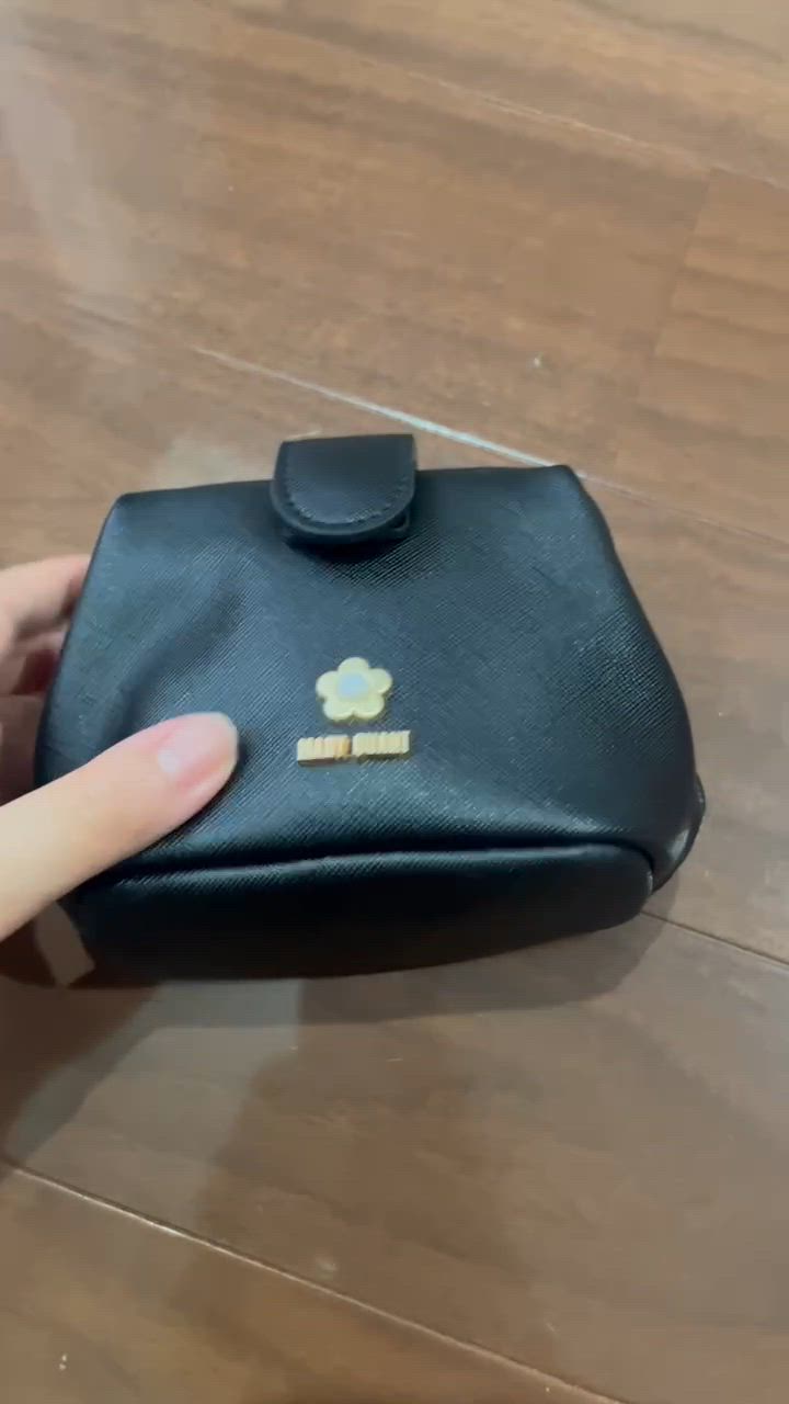 すぐ届く！サフィアーノパール ダレスポーチ Amazon.co.jp: MARY QUANT サフィアーノパール ダレスポーチ