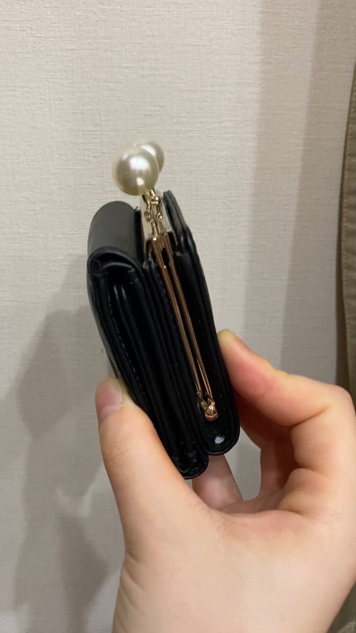 MARY QUANT 財布 マリークワント mary quant エンボスデイジー