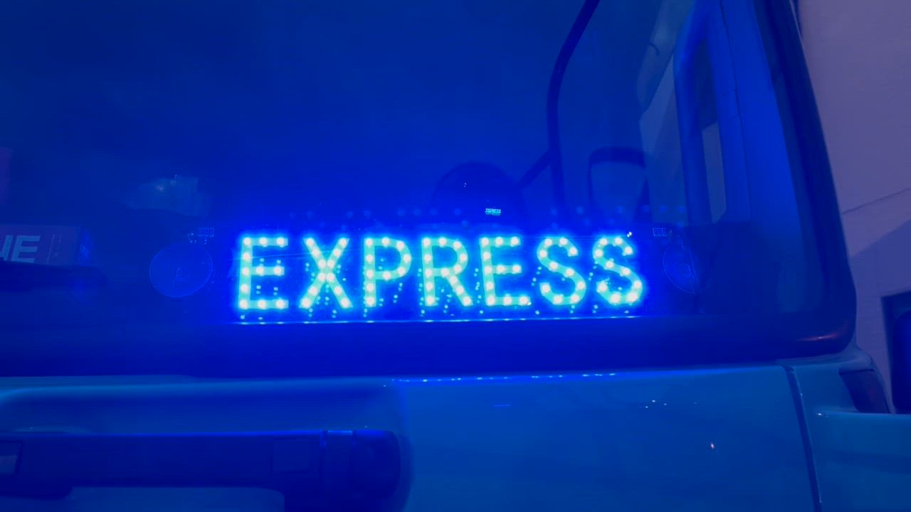 トラック用 光るLEDプレート(EXPRESS) 24V シガープラグ＆吸盤