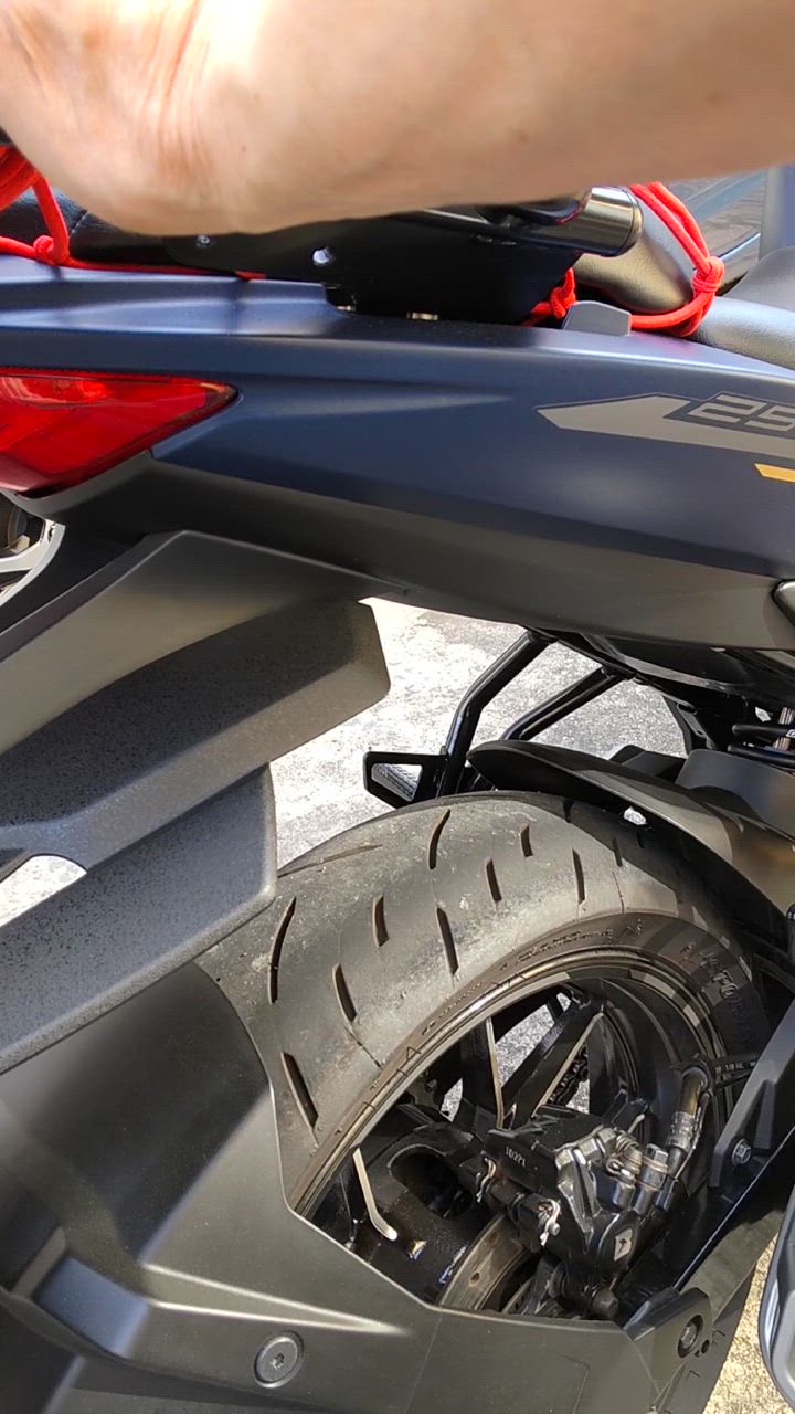 【値下げ中】　ジクサー150 リアサスペンション　GIXXER 純正 CCD ジクサー150 GIXXER150 リア ローダウン サスペンション