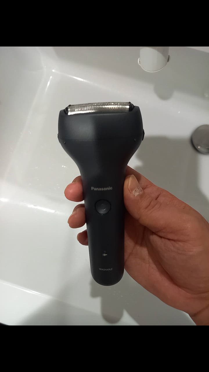 Panasonic パナソニック メンズシェーバー 黒 3枚刃 ES-RT2N-K Panasonic パナソニック メンズシェーバー 黒 3枚刃 ES-RT2N-K