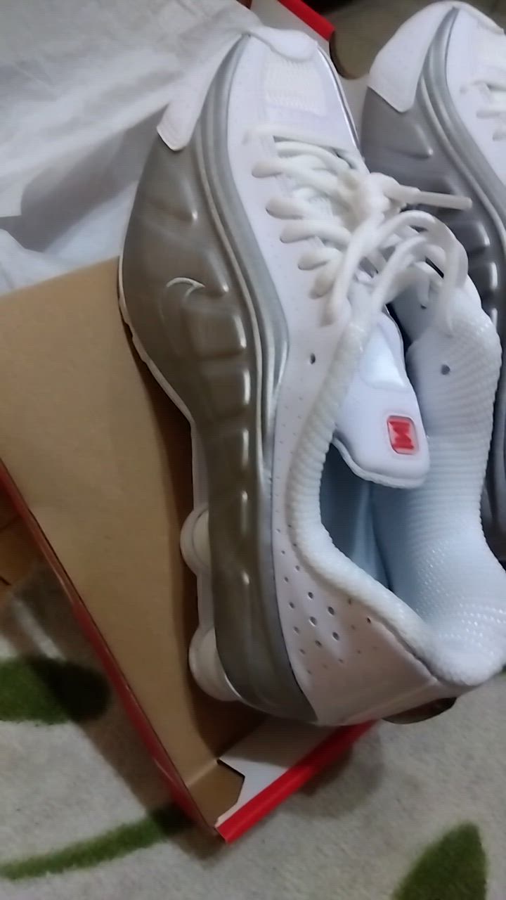 NIKE SHOX R4 NIKE SHOX R4