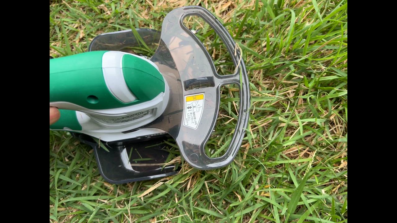 Makita 160mm Grass Shear MUM1601 芝生バリカン Amazon | マキタ 芝生バリカン 電源コード式 刈込幅160mm