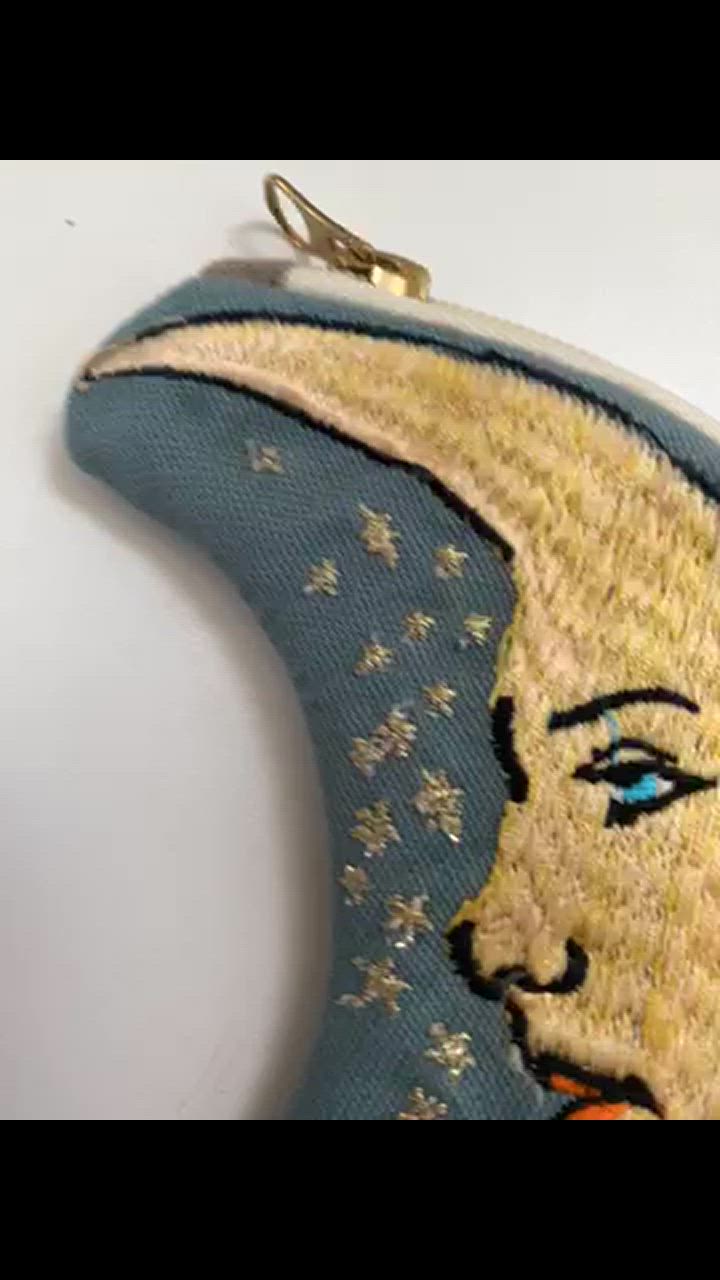 ポーチ ムーン刺繍ポーチ KANKAN 全2種 小物入れ ファスナー ポーチ ムーン刺繍ポーチ KANKAN 全2種 小物入れ ファスナー
