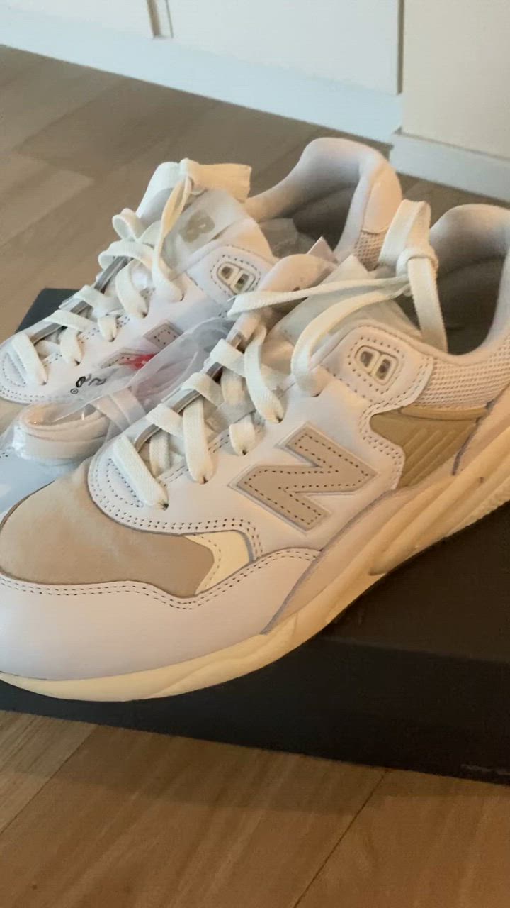 【関税込み】New Balance ホワイト 580 スニーカー New Balance 580 Sneaker☆ニューバランス 580 スニーカー 靴