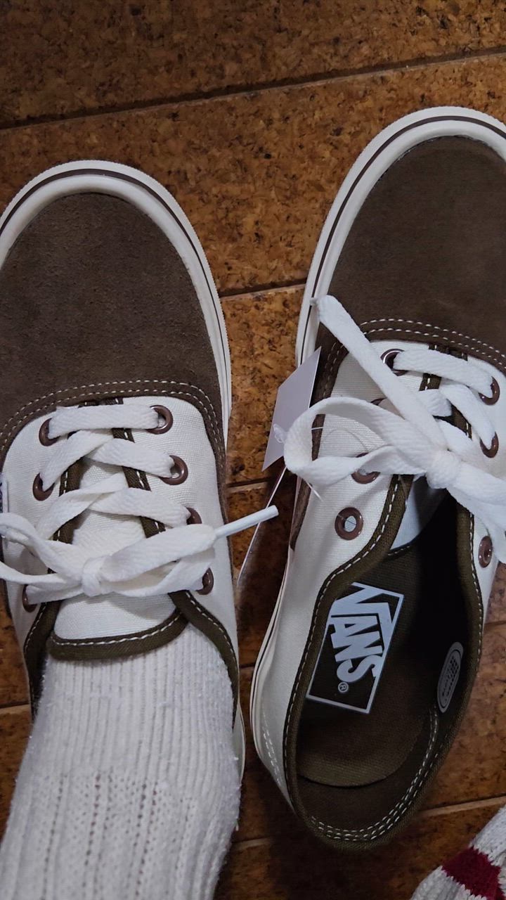【VANS】 ヴァンズ AUTHENTIC LITE CHOCO/WHITE 国内発送 VANS】 ヴァンズ AUTHENTIC LITE オーセンティック ライト V44