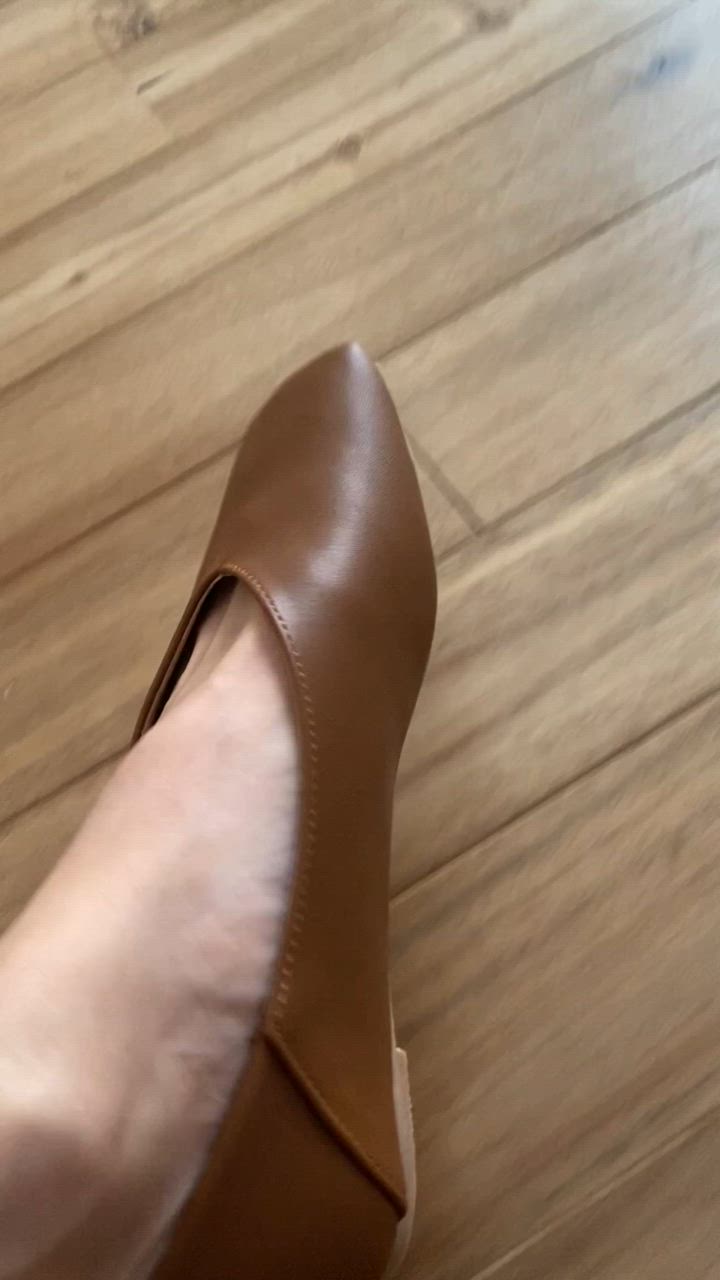 未使用級✨マナ ふかふかバブーシュ 甲深アーモンドトゥ Vカット