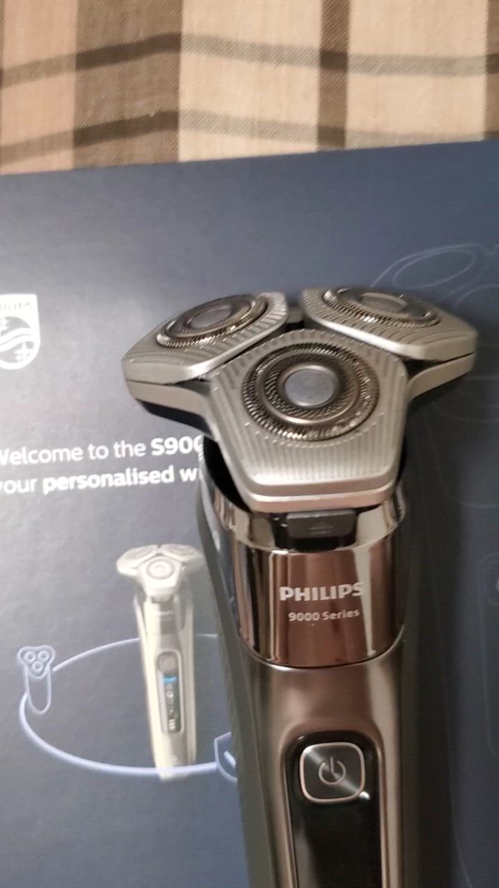 Philips 9000シリーズ メンズ電気シェーバー　9697/31 Shaver 9000 series ウェット＆ドライ電動シェーバー S9697/31