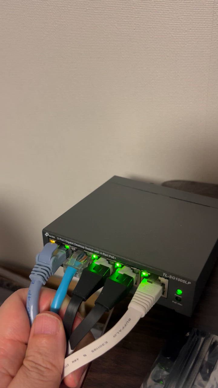 TP-Link TL-SG1005P 5ポート スイッチングハブ ギガ 4ポートPoE TP-Link TL-SG1005P 5ポート スイッチングハブ ギガ 4ポートPoE