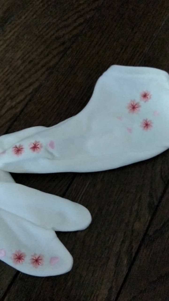 残り僅か!!刺繍入り足袋　6〜7才　　⑧ 楽天市場】額縁足袋 SAMURAITABI 名前入り 刺繍 七五三 出産祝い