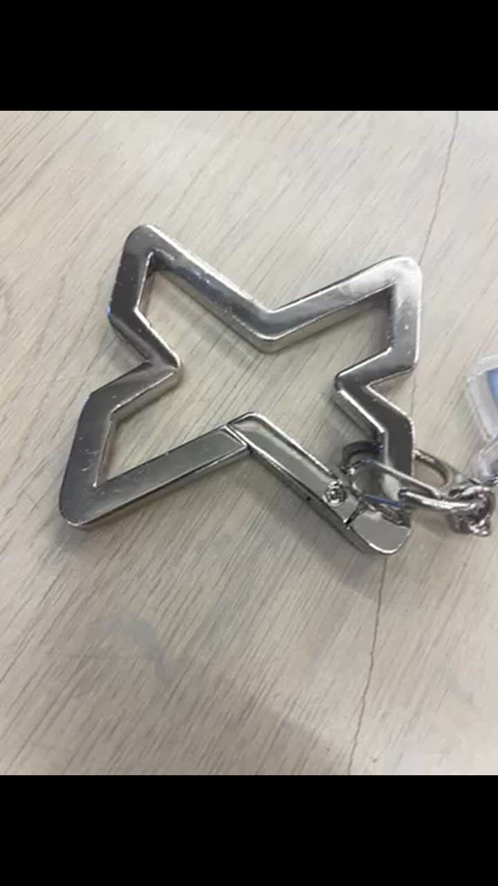 XLARGE エクストララージ カラビナ キー リング X-SHAPED