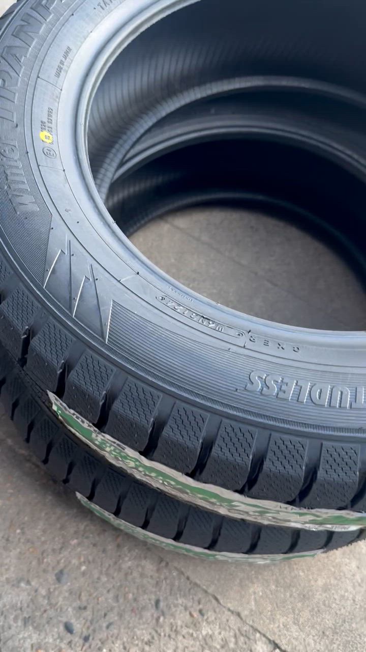 ウィンタートランパス TOYO TIRE トーヨータイヤ TX 215/60R17