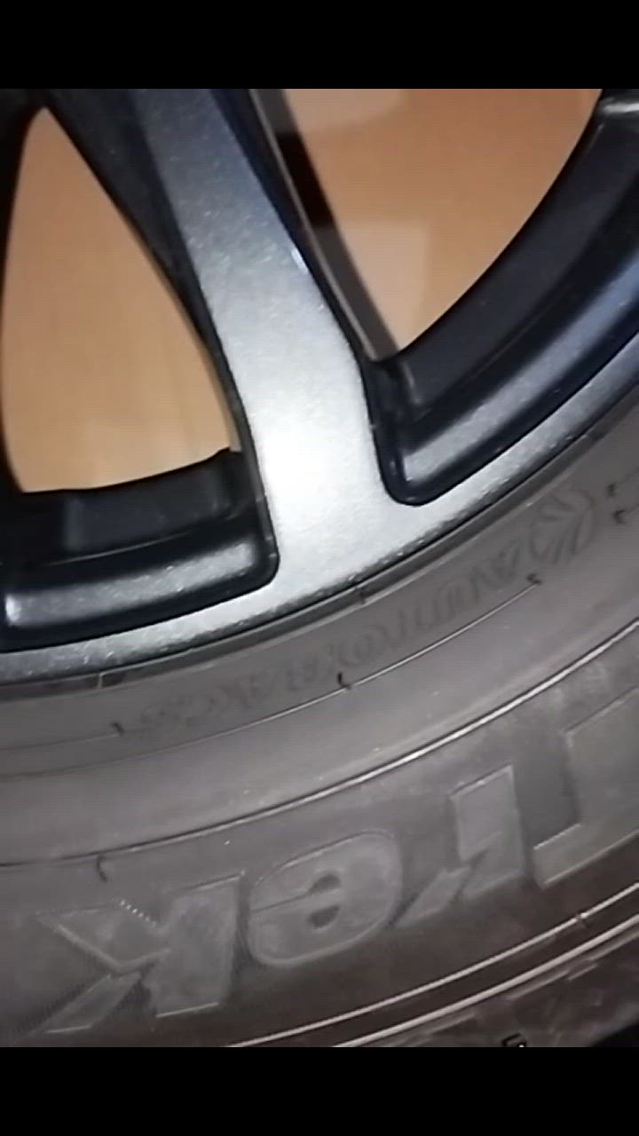 ノーストレック 195/65R15スタッドレスタイヤアルミセット 国産