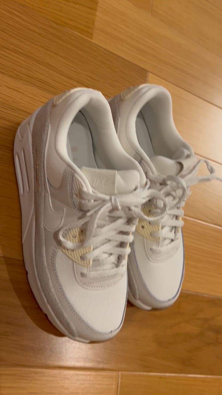 NIKE W AIR MAX 90 LV8 NIKE W AIR MAX 90 LV8