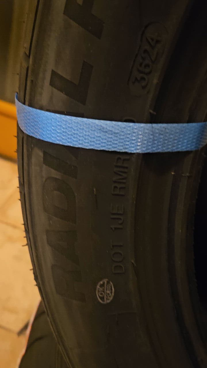 極上イボ付き 2023年製 225/55R17 ミネルバ ラヂアル F205 MINERVA F205 225/55R17.Z 101W XL - オートウェイ