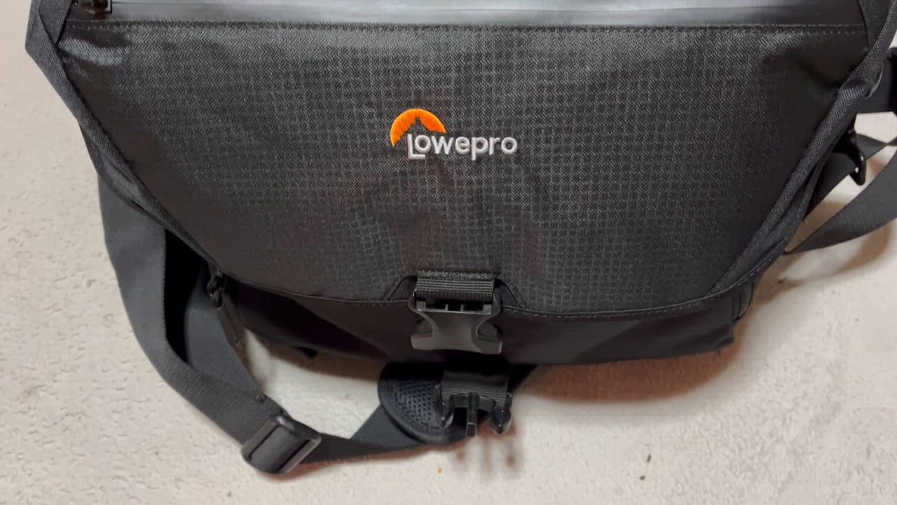 Lowepro 【OUTLET】Loweproロープロ カメラバッグ ノバ200AW II