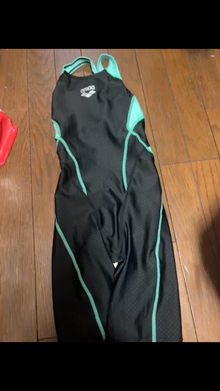 美品　arna アリーナ　セパレート水着　ボーダー　セットアップ　XO ボーダー アリーナ FINAマークあり ジュニア水着 女子 競泳水着 arena ARN