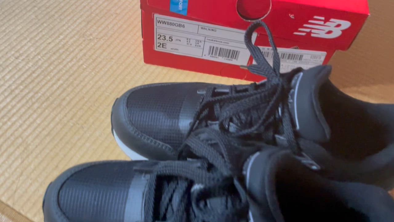 土日限定　最終値下　新品未使用　Jプレス ズボン　W86 チャコールグレー　春夏 New Balance NEW BALANCE ニューバランス W880 レディース ユニ