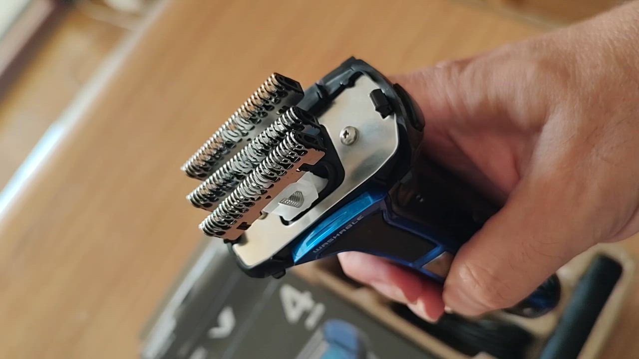 IZUMI IZF-V543W-A メンズシェーバー ソリッドモデル 4枚刃