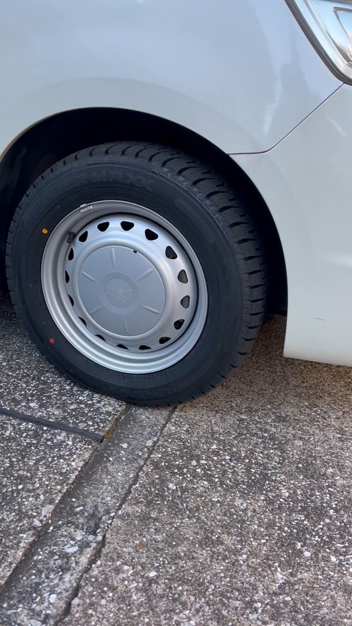 DUNLOP セレナ プリウス カローラツーリング 新品 タイヤ