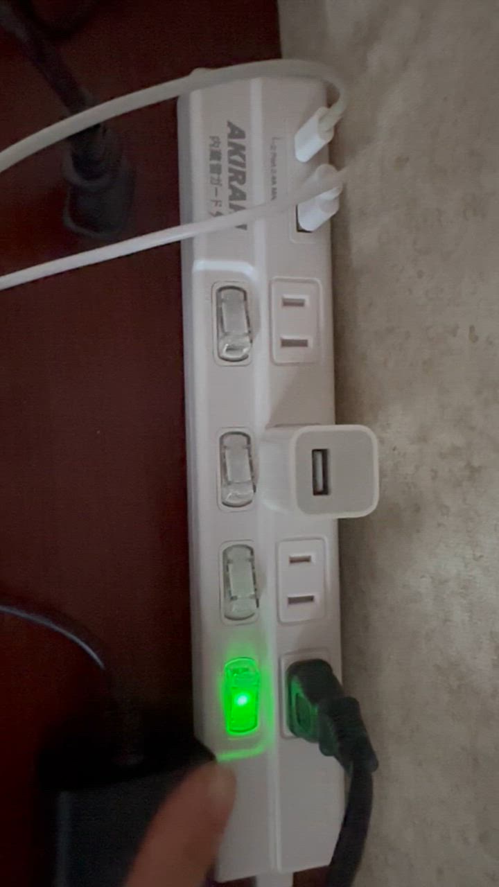 KOZUMUWAN 電源タップ AC4個口+2USB type-C type-A 個別スイッチ KOZUMUWAN 電源タップ AC4個口+2USB type-C type-A 個別スイッチ